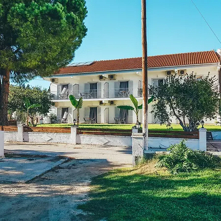 Three Seasons * Kávos