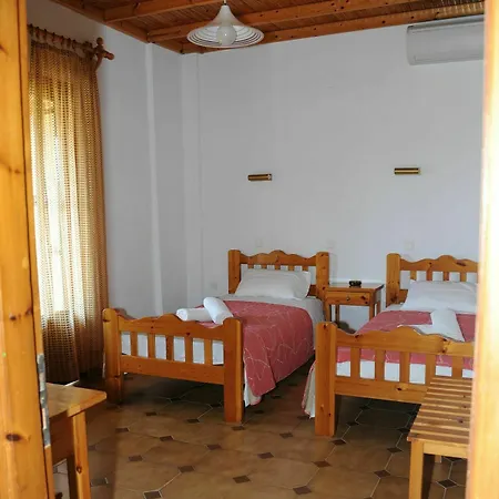 Three Seasons Kávos