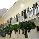 Three Seasons Apartament *