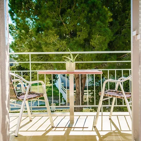 Apartment Three Seasons