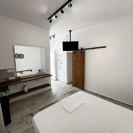 Apartment Three Seasons