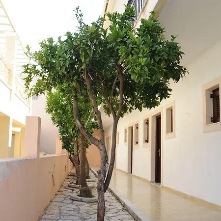 Three Seasons Apartament *