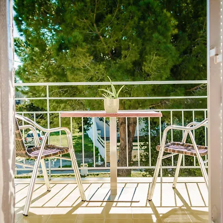 Three Seasons Apartament Kávos