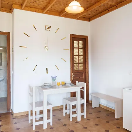 Three Seasons Kávos