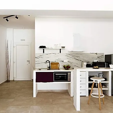 Apartment Three Seasons