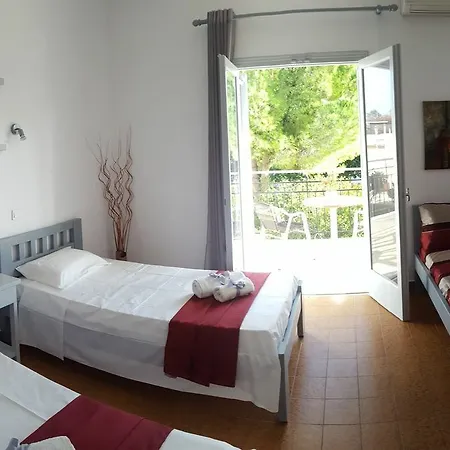 Three Seasons * Kávos