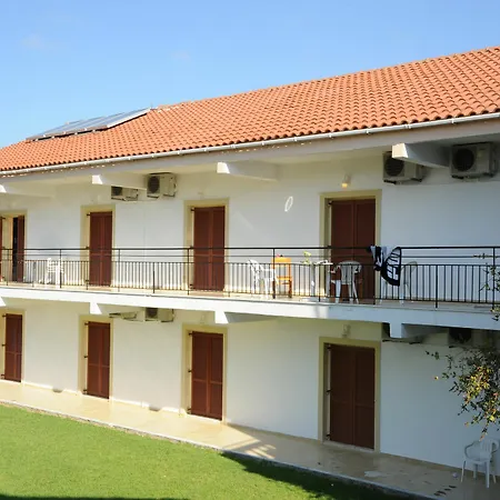 Three Seasons * Kávos