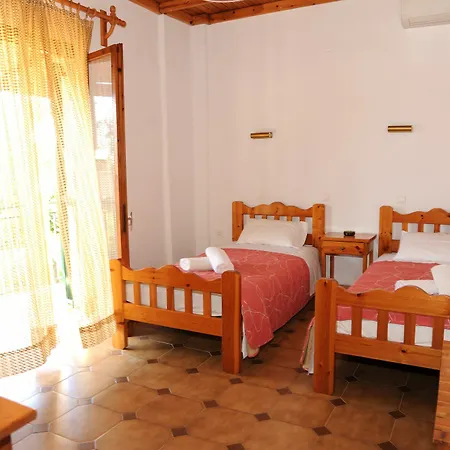 Three Seasons * Kávos