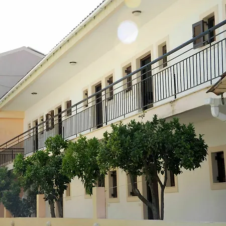 Three Seasons Apartament *